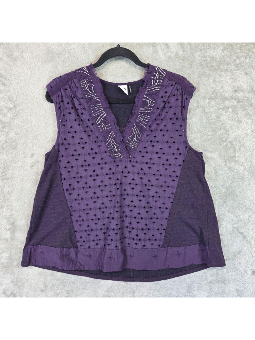 Akemi + Kin Tank Top Womens M Purple V Neck Sleeveless Embroidered Eyelet Ruffle